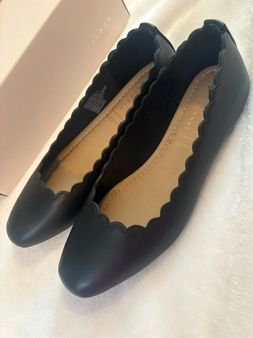 LC Lauren Conrad Black Scalloped Ballet Flats